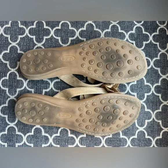 B.O.C. Women’s Gold Metallic Flats with Floral Detail- size 10 - Picture 3 of 4